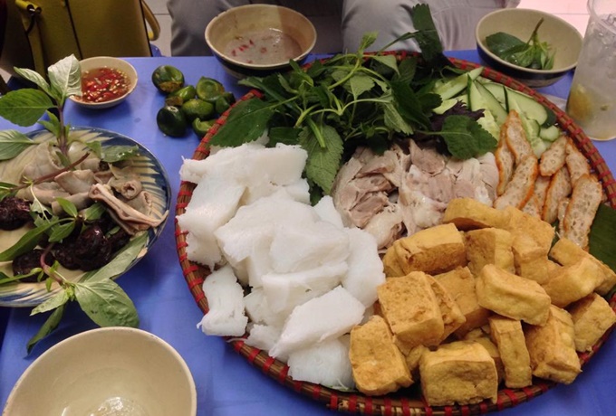 Quán Bún Đậu Cô Khàn - quán ăn Bắc Sài Gòn của Trang Khàn