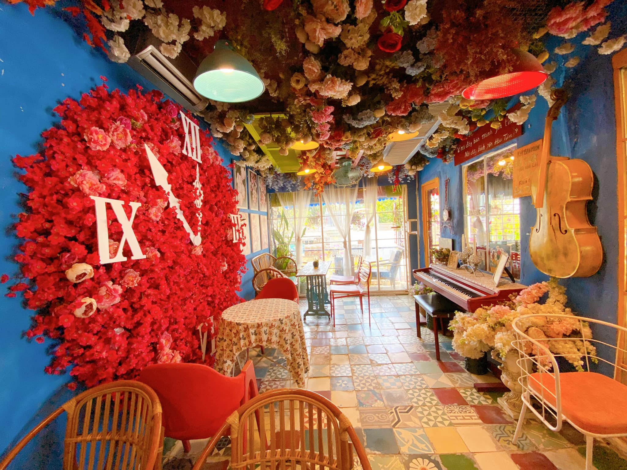 Bonjour Cafe The Art điểm check-in Thủ Đức