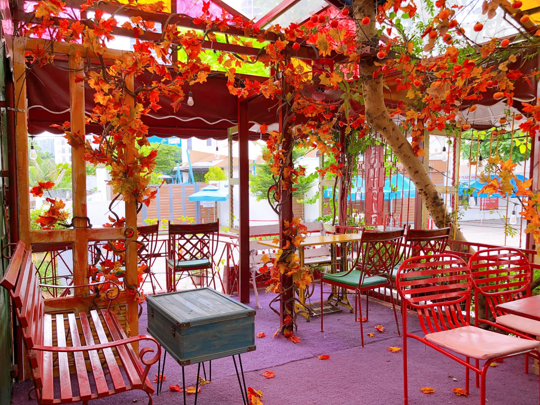 Không gian bên trong Bonjour Cafe The Art
