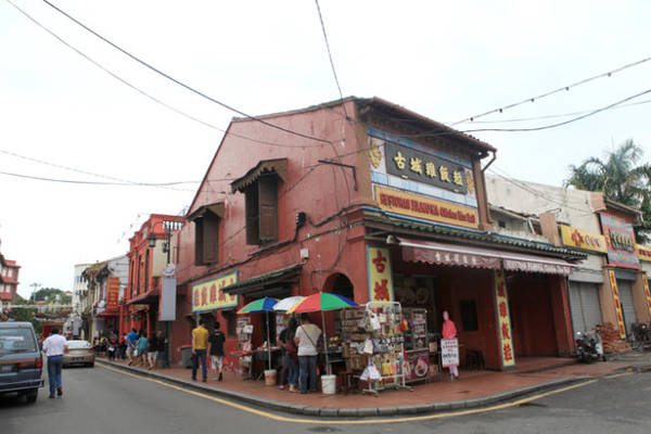 Quán Famosa nằm nơi góc phố Jalan Hang Jebat giao với Jalan Hang Kasturi - Ảnh: Thủy OCG