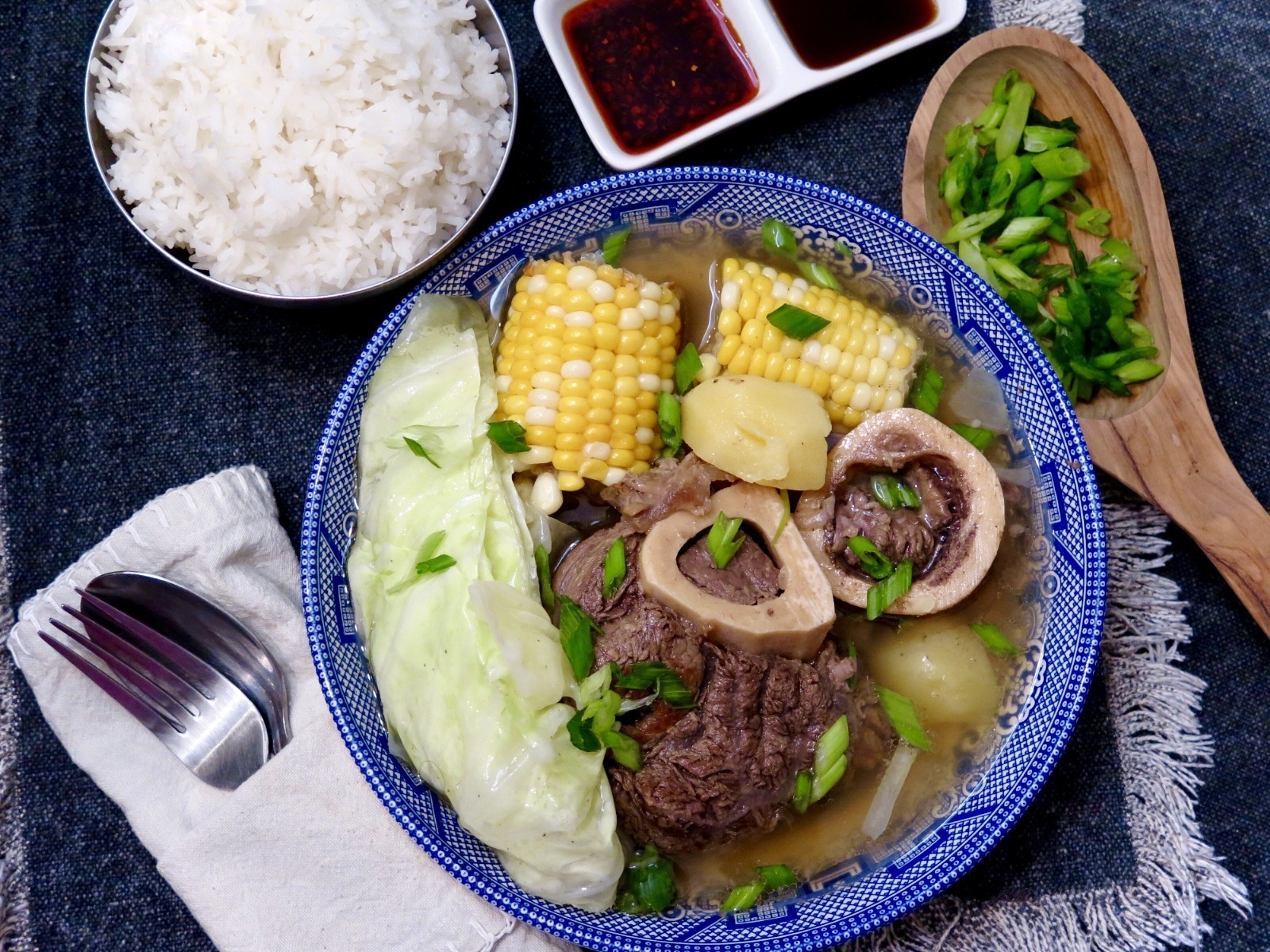 Bulalo món bò ninh đặc sản ẩm thực Philippines