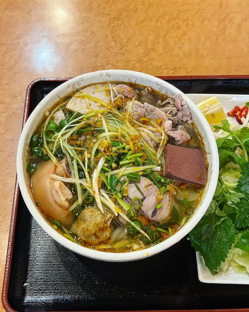 Biến tấu bún bò Huế nhưng giữ nguyên gốc