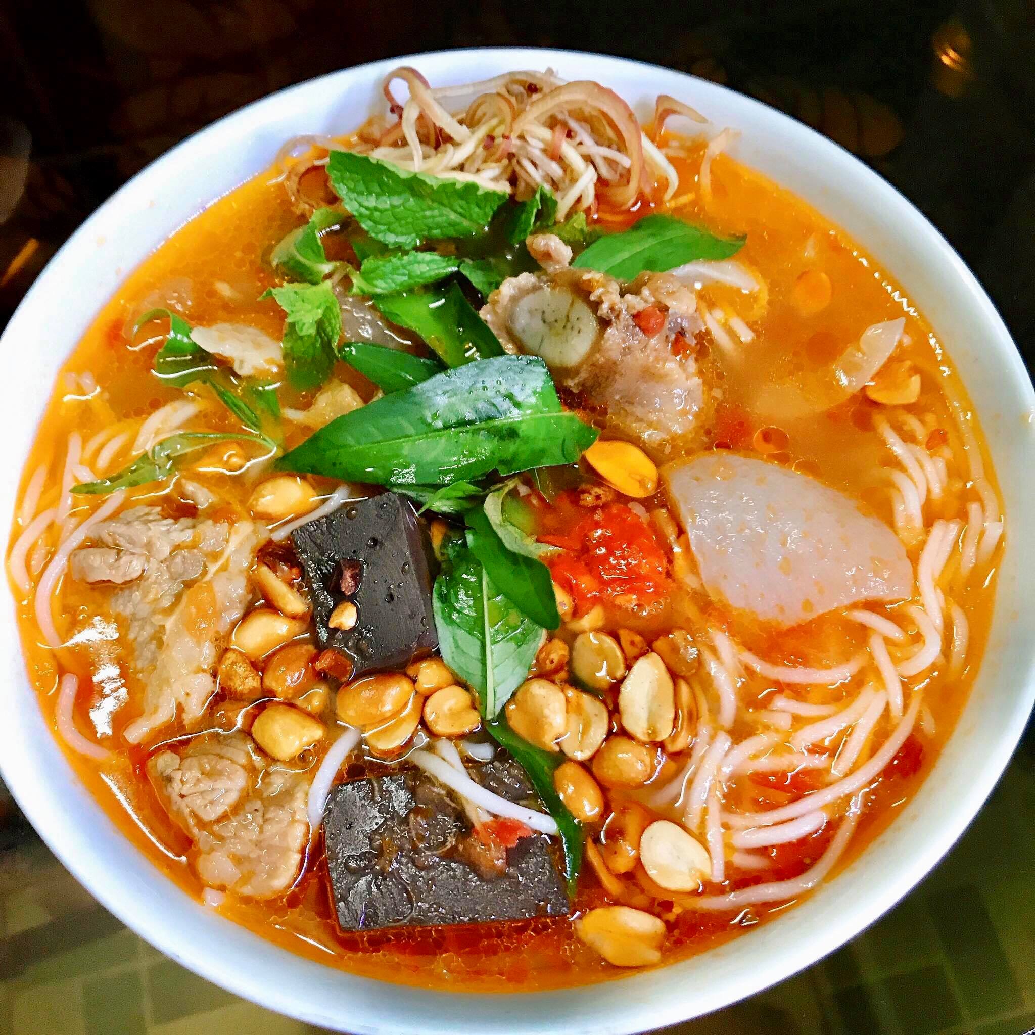 bun-bo-rau-ram-ivivu1