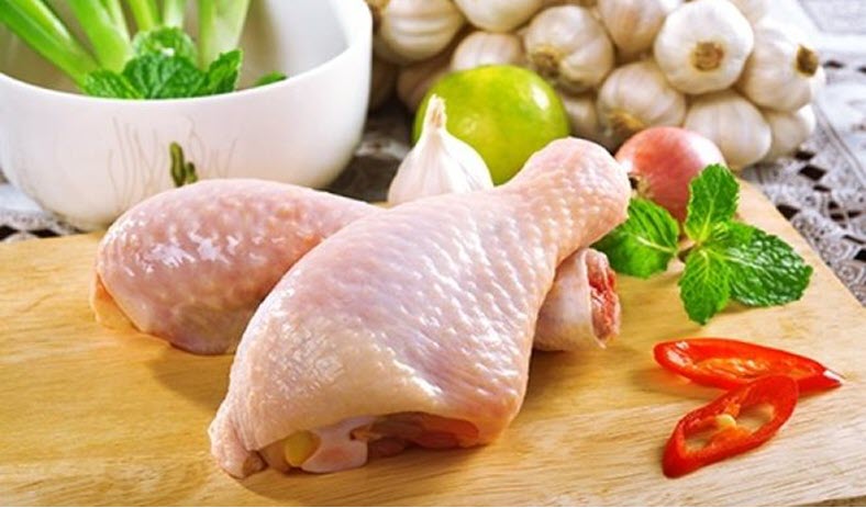 Bún cà ri gà với khoai tây và cà rốt