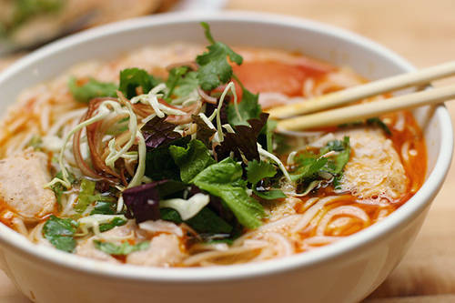 Bún chả cá Nha Trang nước dùng thanh ngọt ngọt lịm