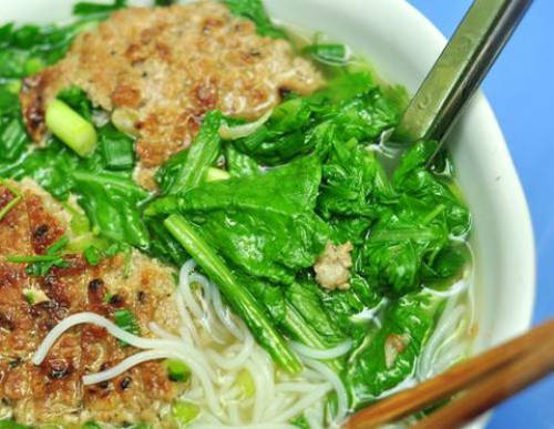 bún chả chan thơm ngon tại ẩm thực phố Mai Hắc Đế