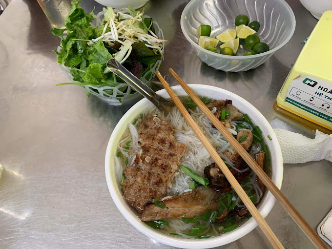 Bún chả Chan vừa quen vừa lạ