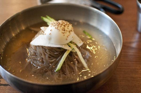 Mì lạnh Hàn Quốc Naengmyeon giải nhiệt