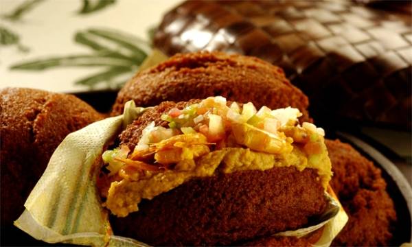 Món ngon đường phố Acarajé của Brazil