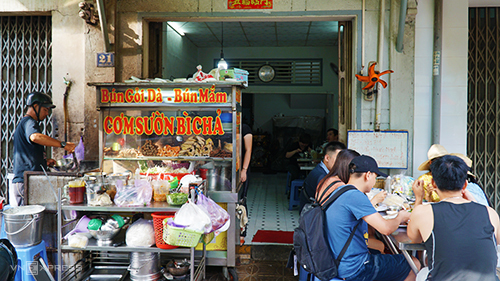 Quán Chánh Mập tại Cần Thơ chuyên phục vụ bún gỏi dà