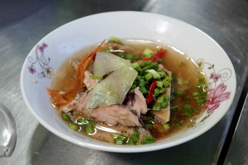 Phần cá dầm ăn kèm bún lá cá dầm Nha Trang