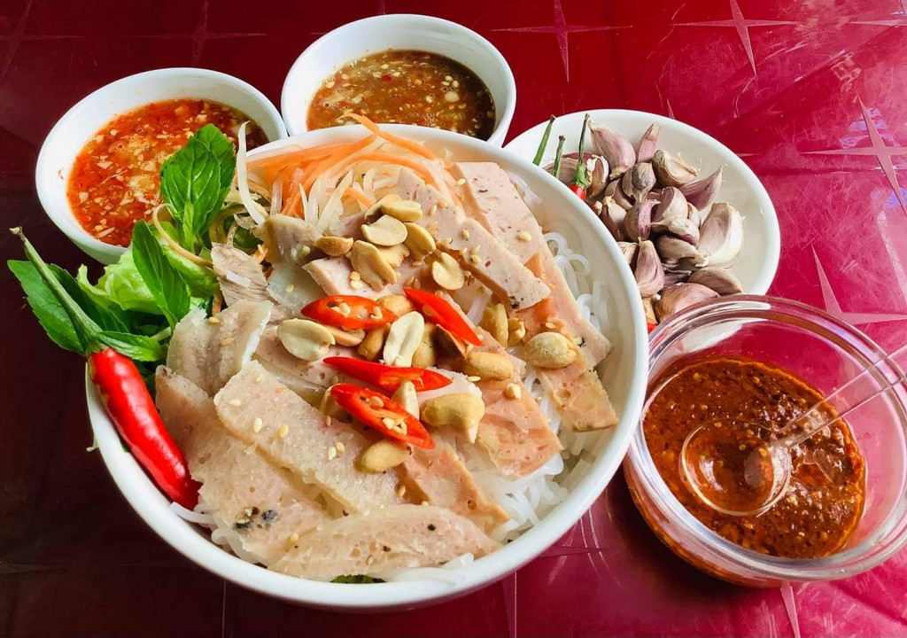 Tô bún mắm nêm Huế thơm ngon tròn vị