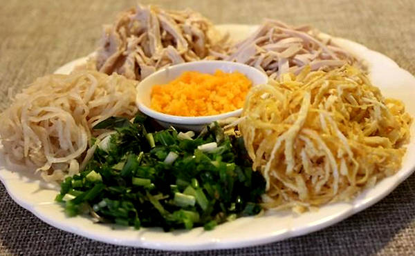 Các nguyên liệu cơ bản của bún thang Hà Nội