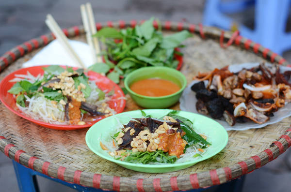 Nộm bò khô phố cổ ngon trứ danh