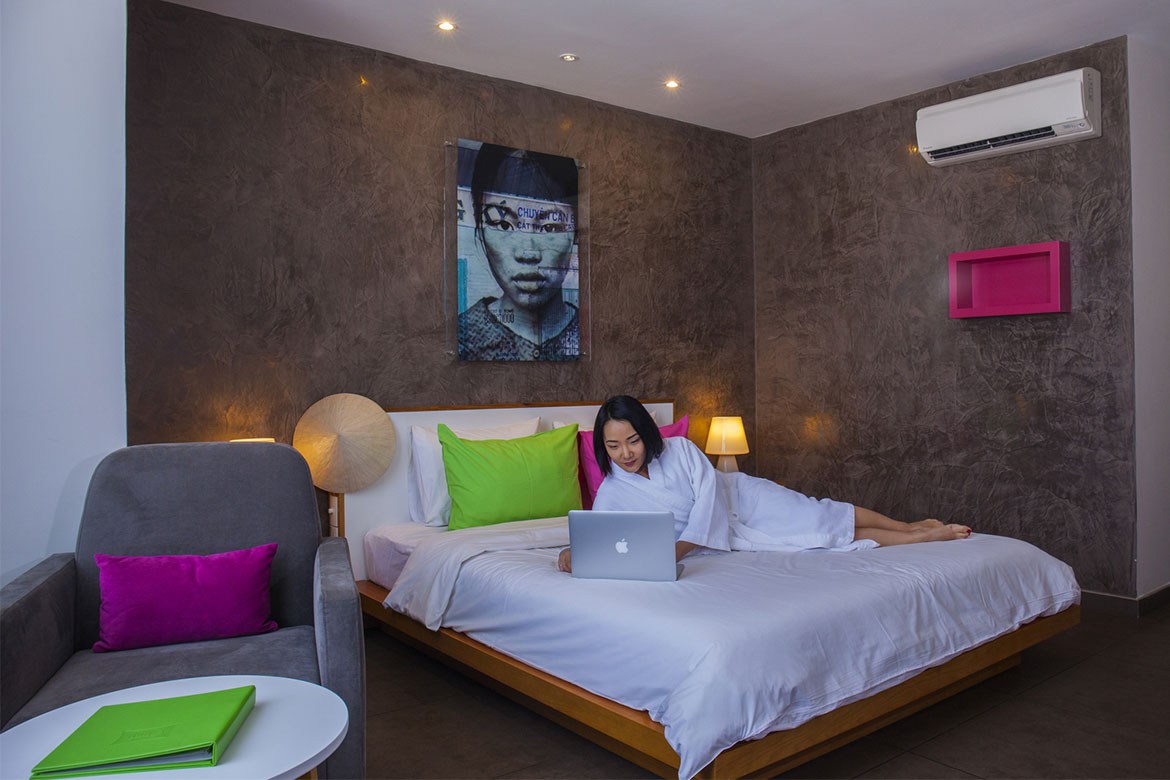 Voucher kỳ nghỉ yêu thương 3N2Đ ở ÊMM Sài Gòn + Vé máy bay + Ăn tối + Tour Cần Giờ dành cho 2 khách