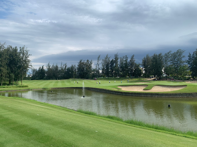 Sân golf Montgomerie Links Vietnam