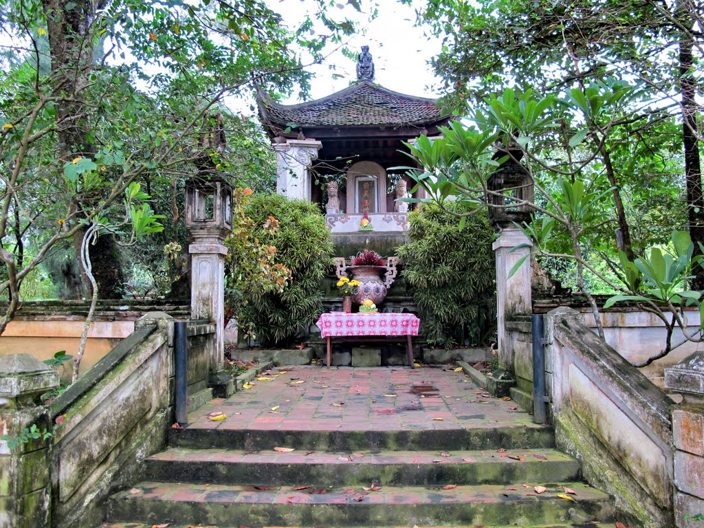 Đền thờ và lăng mộ Ngô Quyền