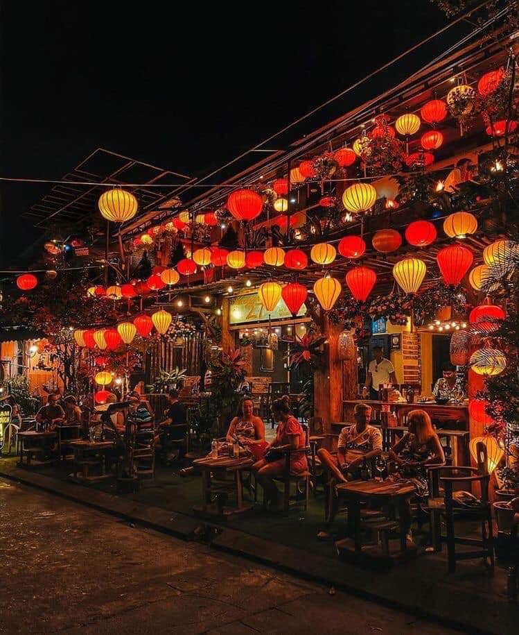 Phố cổ Hội An lung linh về đêm