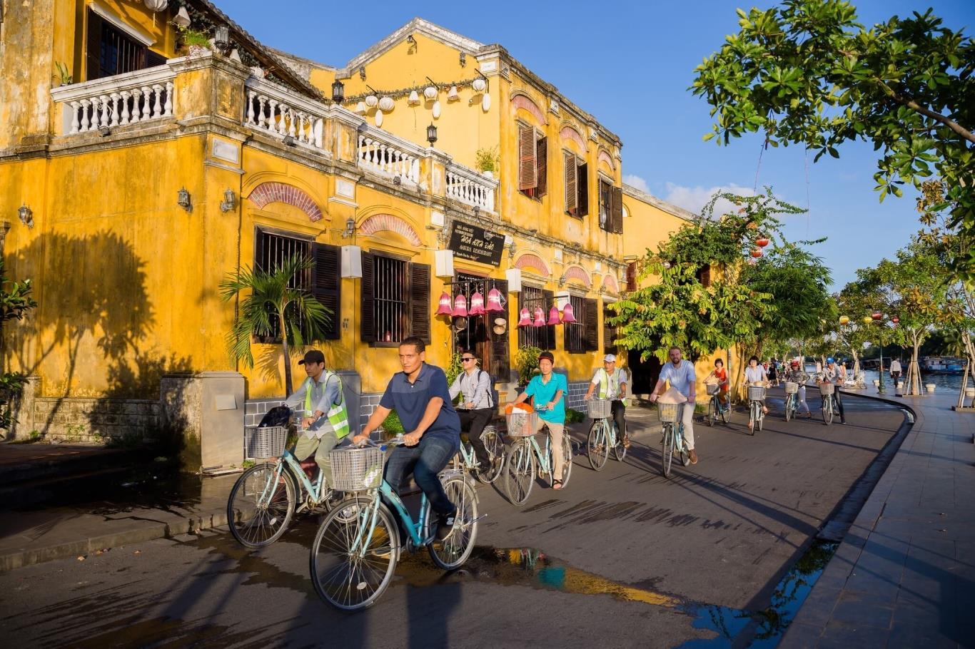 Đạp xe khám phá vùng quê khi du lịch Hội An