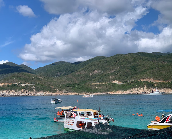 Bãi biển đảo Bình Hưng