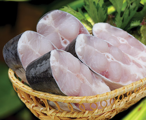 Sơ chế nguyên liệu cho món cá basa kho tương hột Sơ chế nguyên liệu cho món cá basa kho tương hột