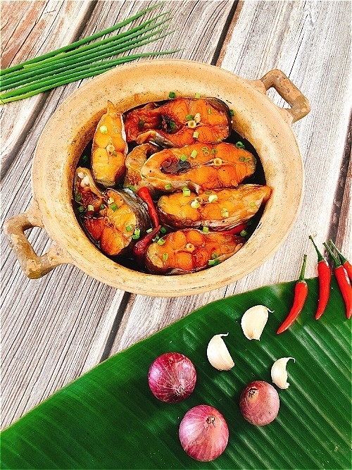 Cá bông lau kho tộ ngon chuẩn vị miền Tây