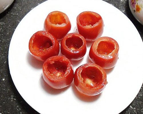 Cà chua nhồi thịt nướng sau khi sơ chế