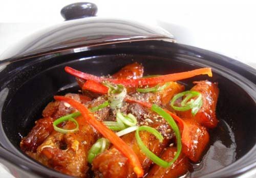 Món cá diêu hồng kho tộ hoàn chỉnh