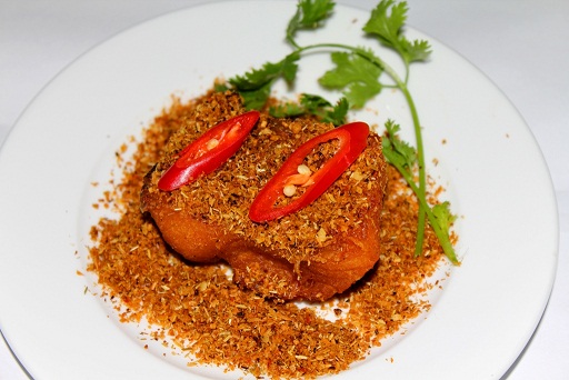 Cá lóc muối sả chiên giòn rụm sau khi hoàn thành