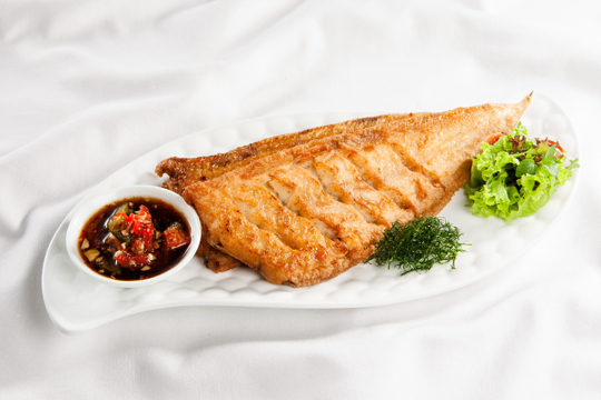 Cá lưỡi trâu chiên giòn giòn rụm