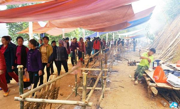 Thung Nai nằm lọt thỏm trong lòng hồ sông Đà thuộc huyện Cao Phong, tỉnh Hòa Bình
