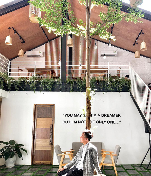 Không gian Grand.T Coffee quán cà phê Đà Nẵng