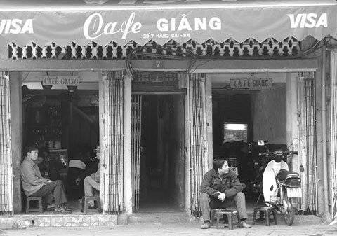 Không gian cà phê Hà Nội xưa tại quán Giảng thuở ban đầu
