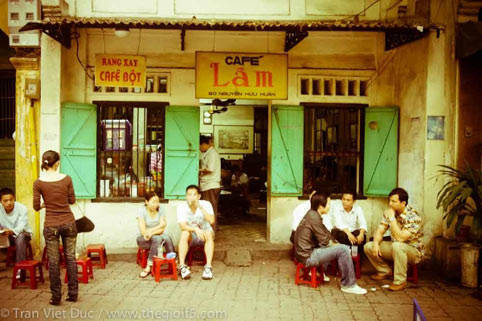 Thưởng thức hương vị cà phê Hà Nội xưa mộc mạc tại quán Lâm