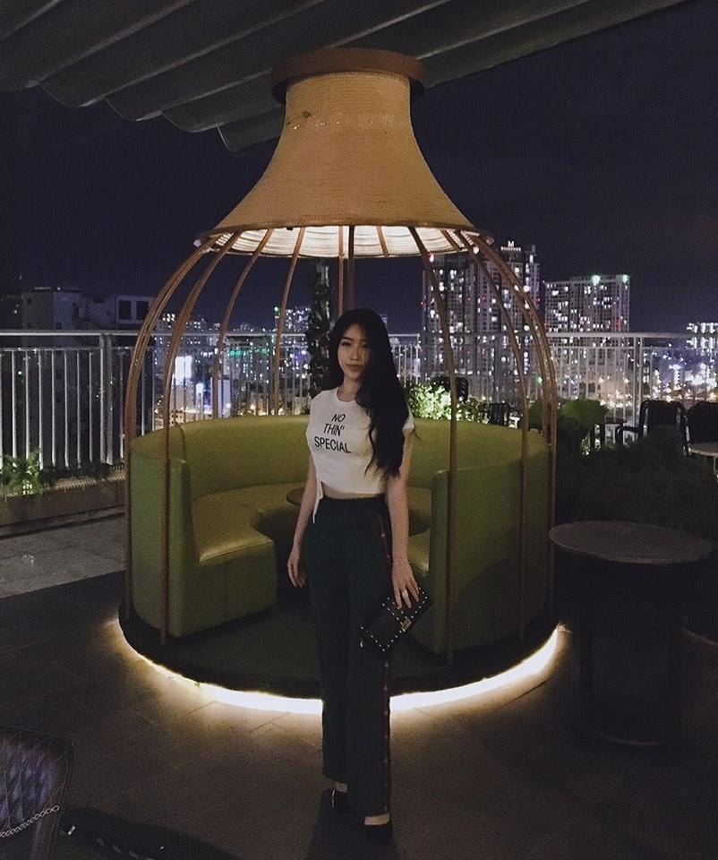 View thành phố từ quán cà phê lồng chim Chill Garden Lounge