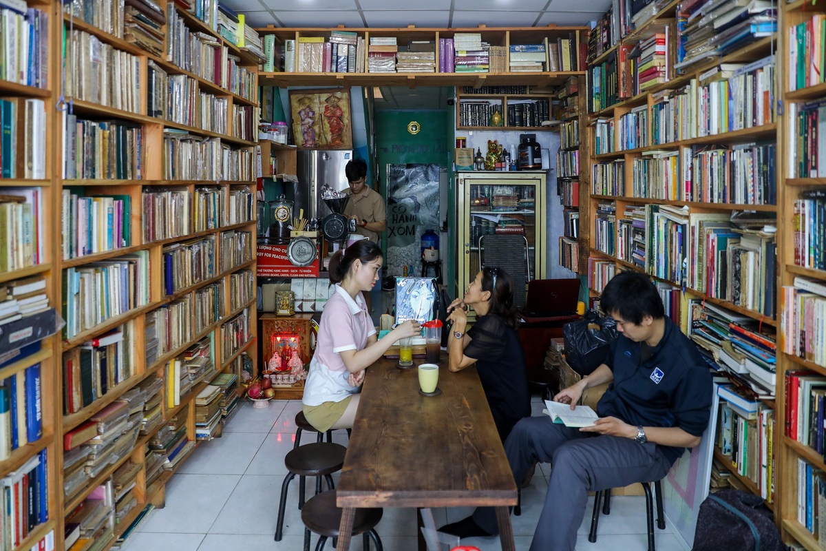 Hình ảnh quán cà phê sách Sài Gòn