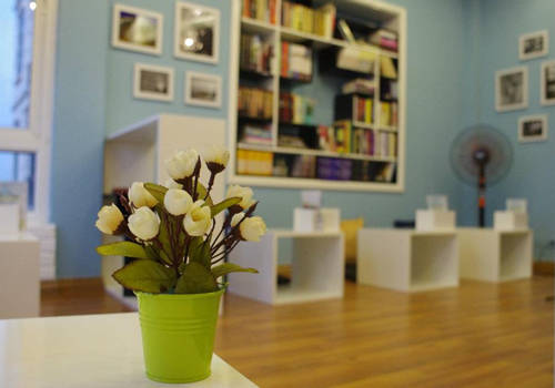 Mộc Miên Cafe - Quán cà phê sách Hà Nội với không gian mở hướng hồ
