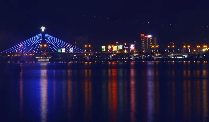 Cầu quay sông Hàn - điểm vui chơi Đà Nẵng