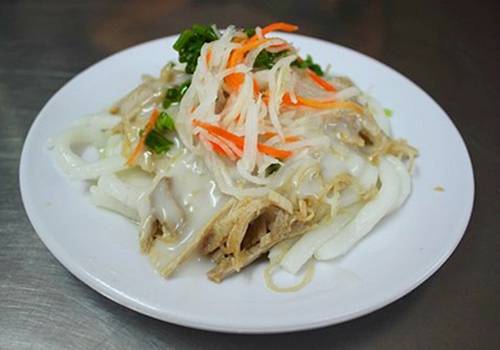 Chợ Bà Hoa Tân Bình - chợ nổi tiếng Sài Gòn chuyên món miền Trung