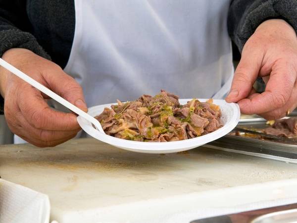 Lampredotto - món ăn đường phố Italy từ dạ dày bò