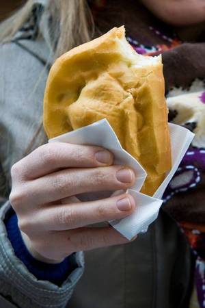 Panzerotti - món ăn đường phố Italy hình bán nguyệt