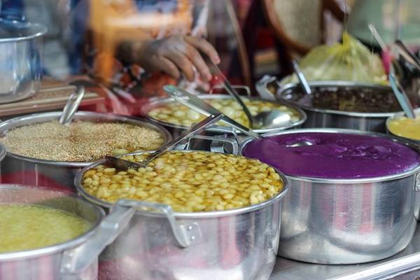 Chè Huế ngon nức tiếng tại ẩm thực chợ Đông Ba