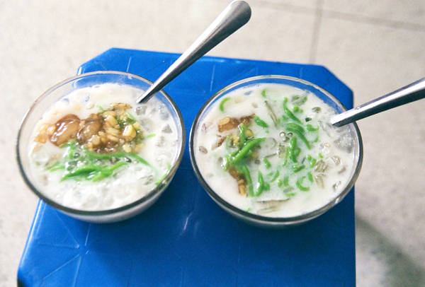 Chè Thái Hà Nội với trân châu và cốt dừa