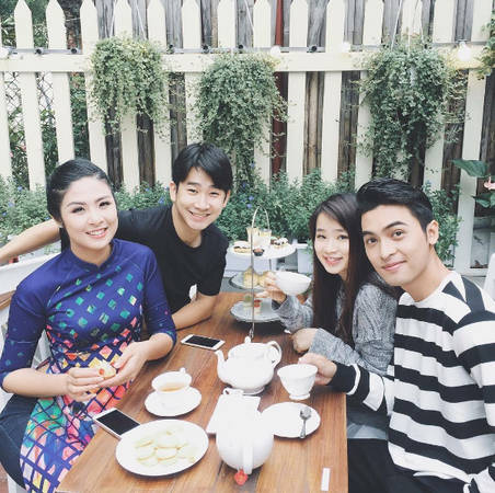 Bàn trà chiều tại Rewind Tea House Hà Nội