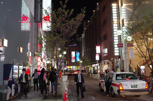 Nakasu là khu phố đèn đỏ nổi tiếng tại Fukuoka Nhật Bản