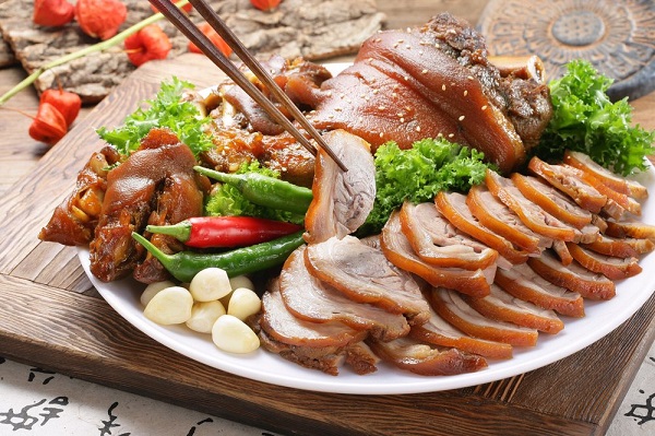 Thành phẩm chân giò rút xương chiên giòn