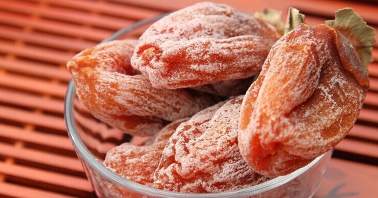 Mứt hồng chua ngọt cho mứt Tết