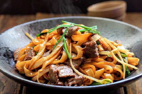 Phở xào thịt bò hoàn chỉnh