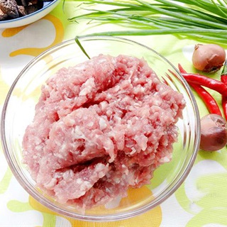 Thịt heo bằm đã ướp gia vị