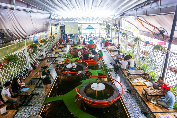 Thiết kế thuyền thúng Koilands Coffee quán café cá Koi Sài Gòn
